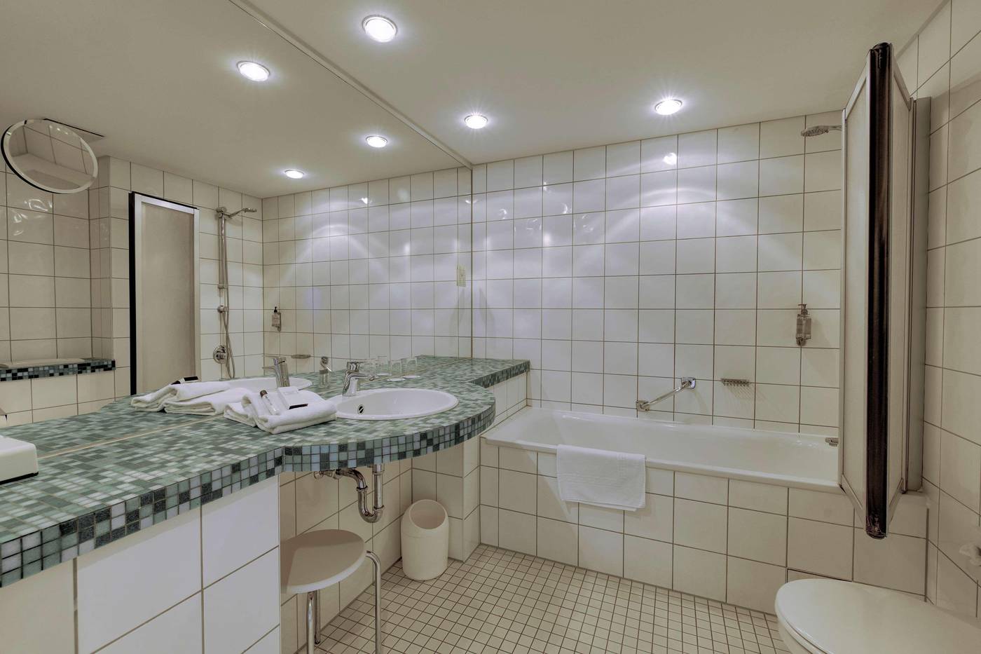 Hotel-Domicil-Berlin-by-Golden-Tulip-Room-47