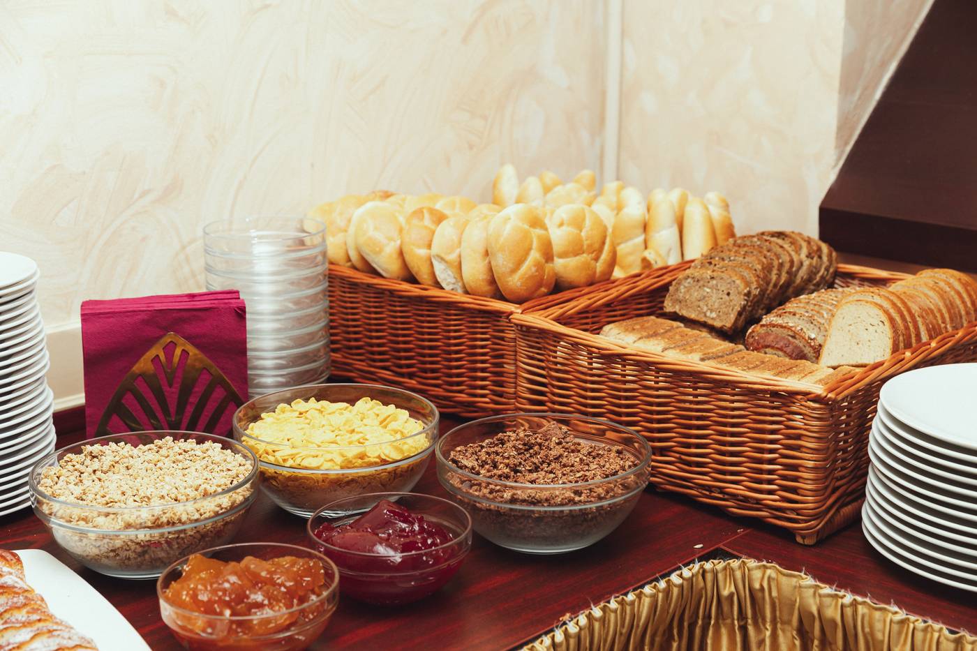 Alqush-Hotel-Downtown-Restaurant-24