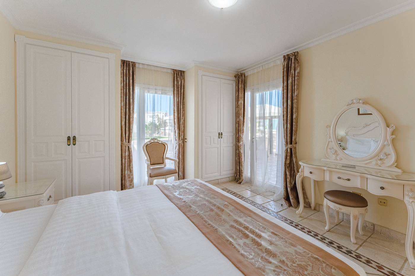 Flamingo-Suites-Room-47