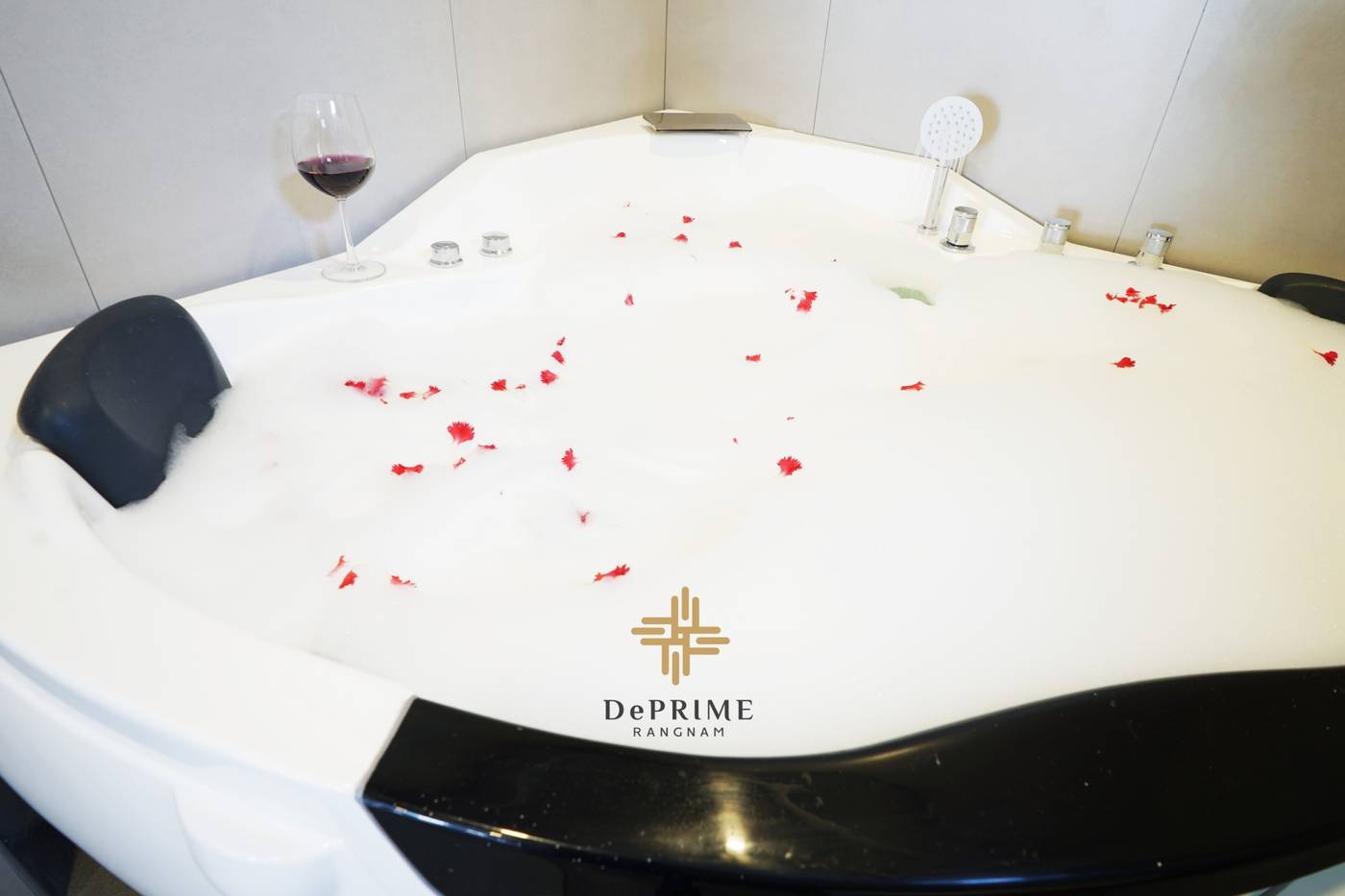 De-Prime-Rangnam-Hotel-Room-47