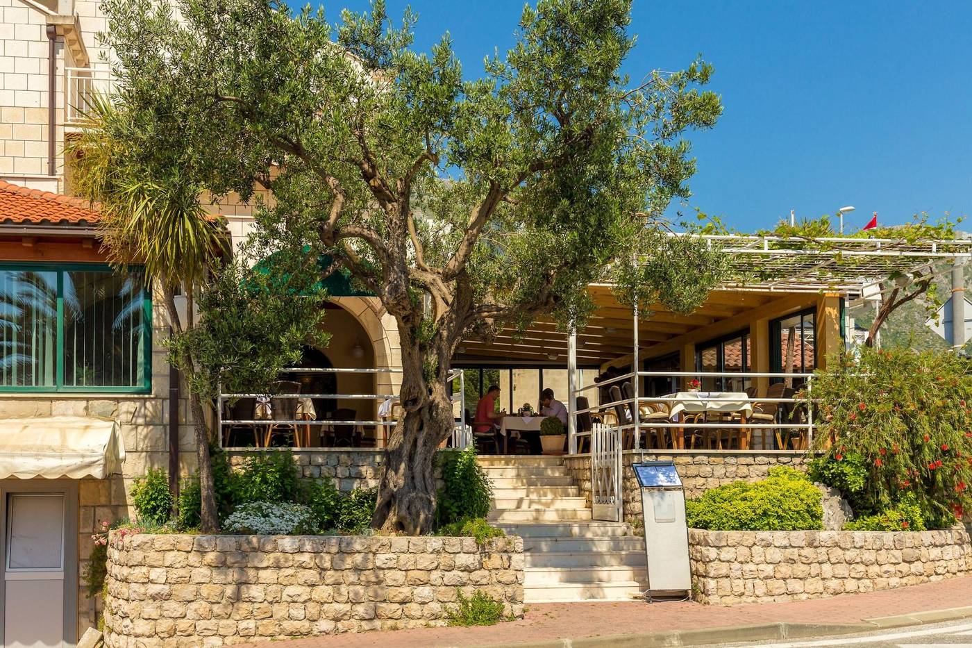 Pansion-Srebreno-General-view-2