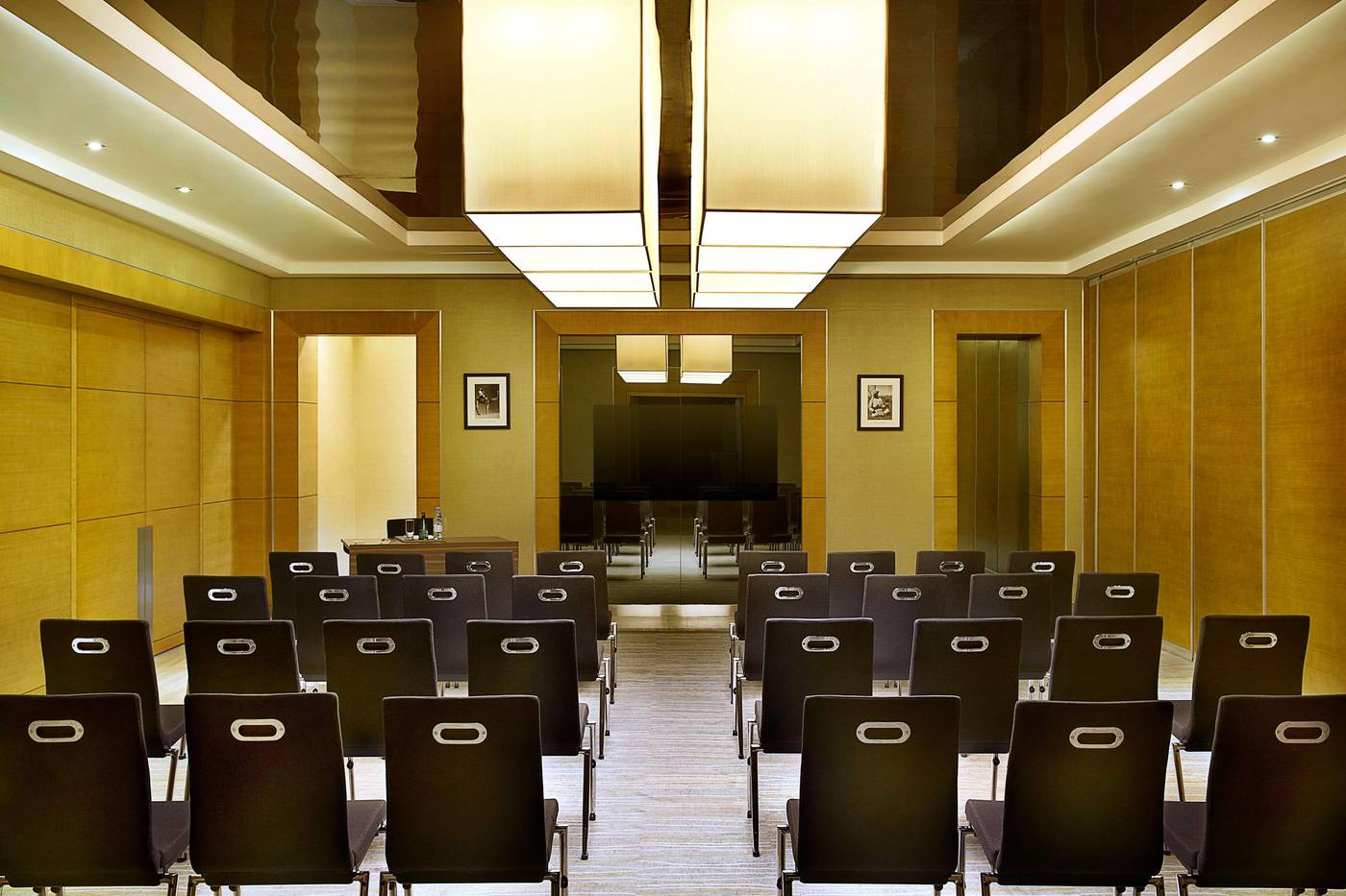 DoubleTree by Hilton Riyadh - Al Muroj Business Ga-Saudi Arabia-RIYADH-General view-5
