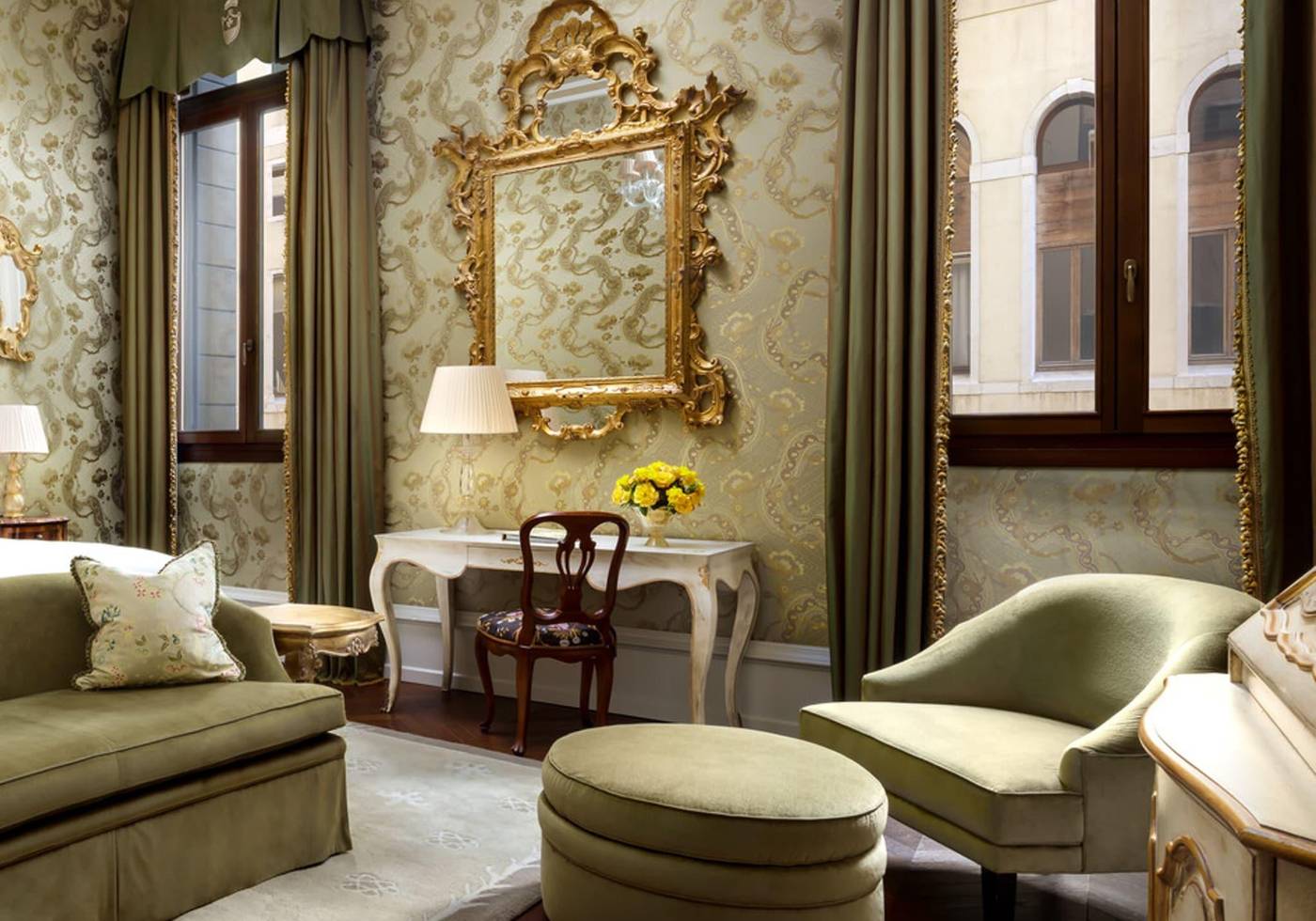 The-Gritti-Palace--a-Luxury-Collection-Hotel-Room-6