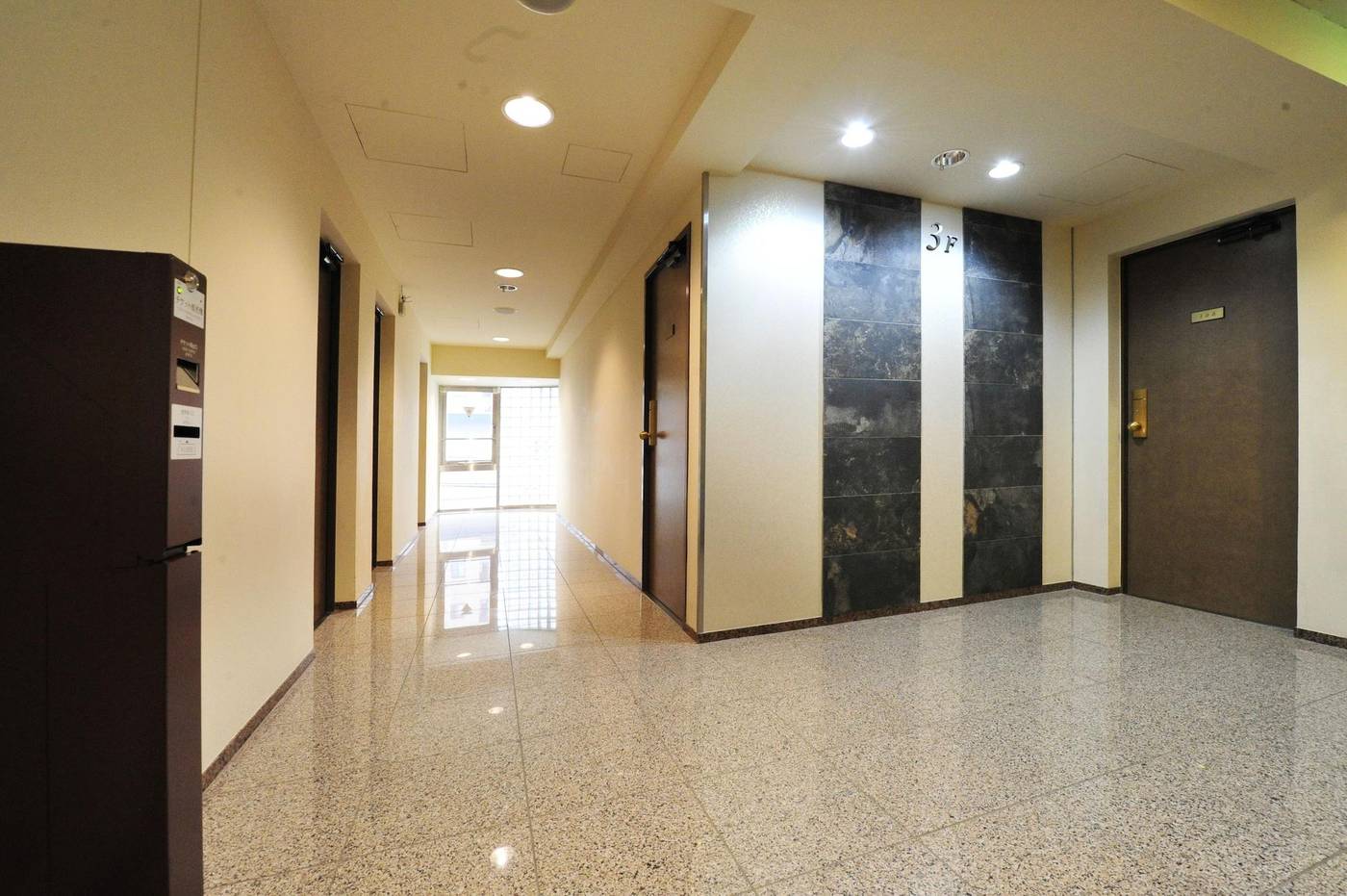 Hotel Toms-Japan-TOKYO-Lobby-10