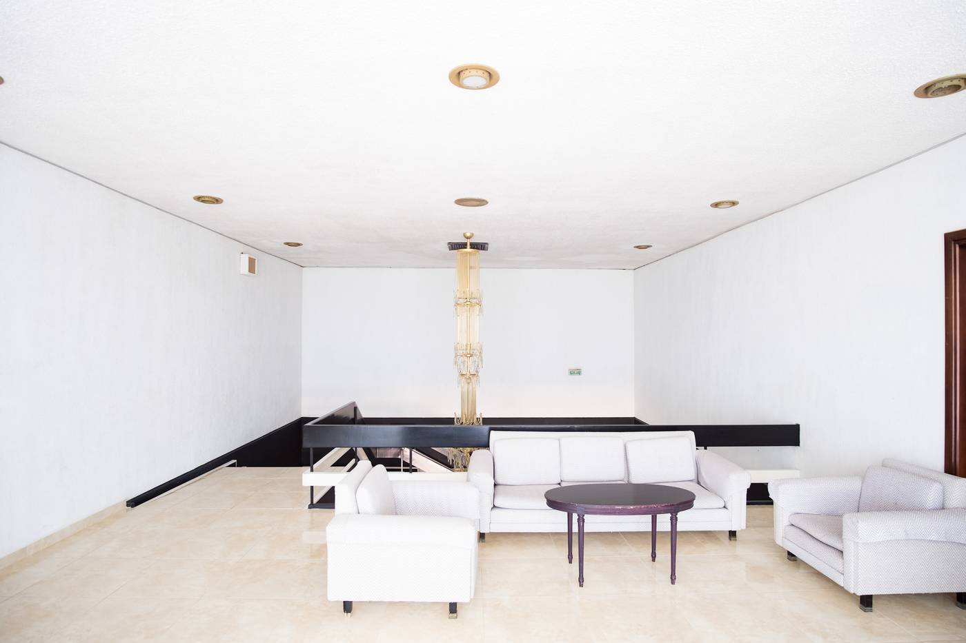 Pallini-Beach-Lobby-41