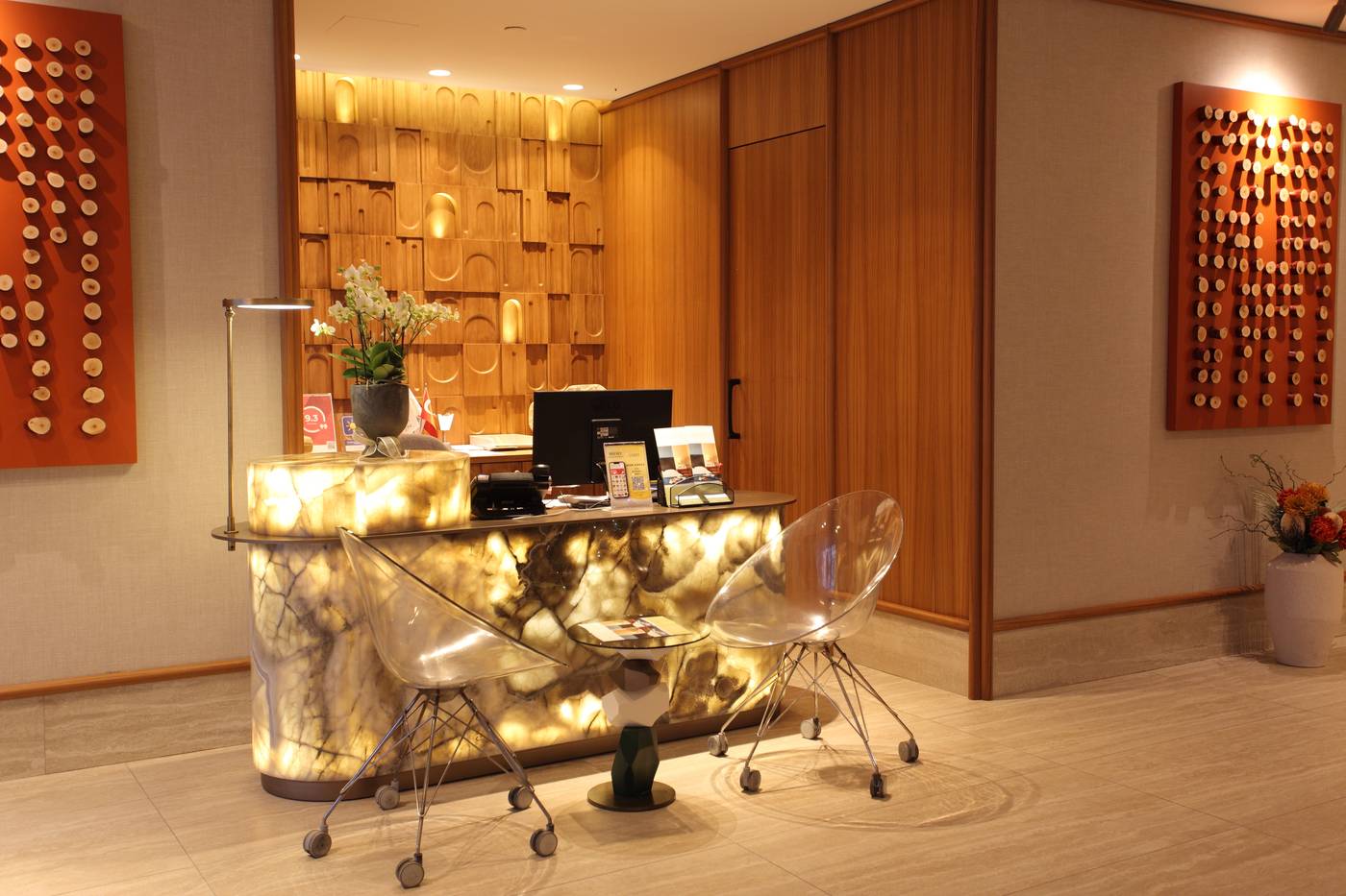 Housez-Suites-and-Apartments-Lobby-6