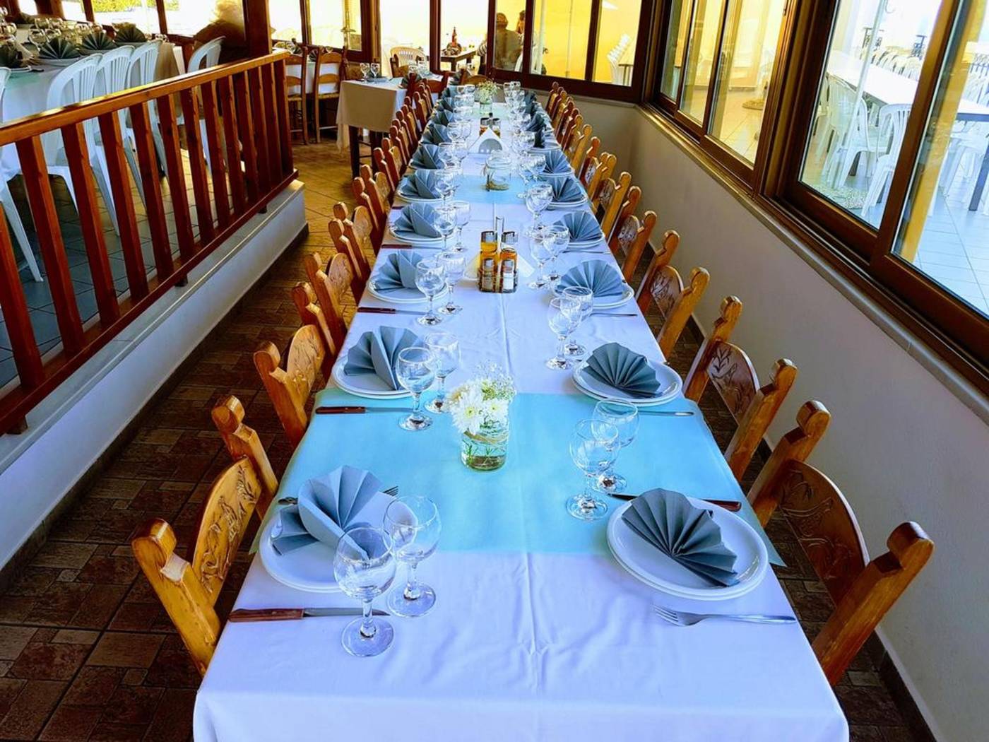 Camari-Gardens-Apartments-Restaurant-24