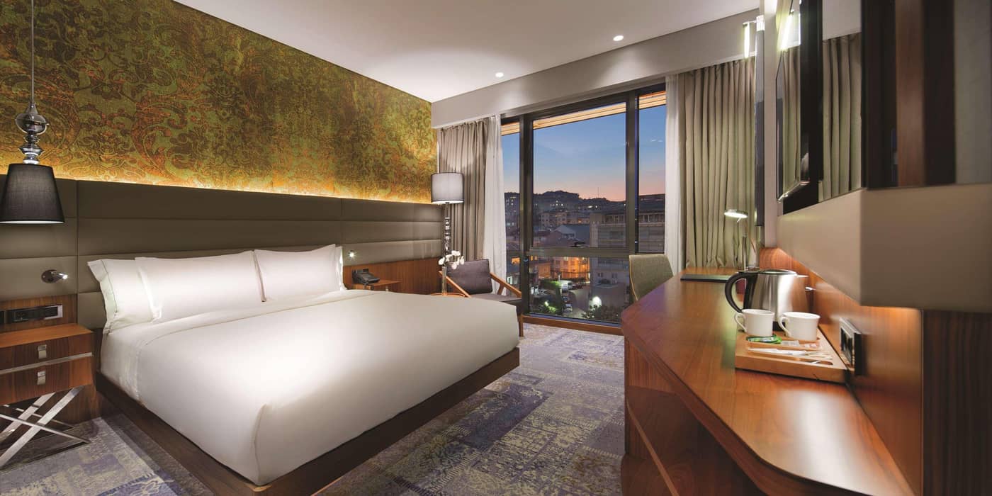 Doubletree-By-Hilton-Istanbul-Piyalepasa-Room-7