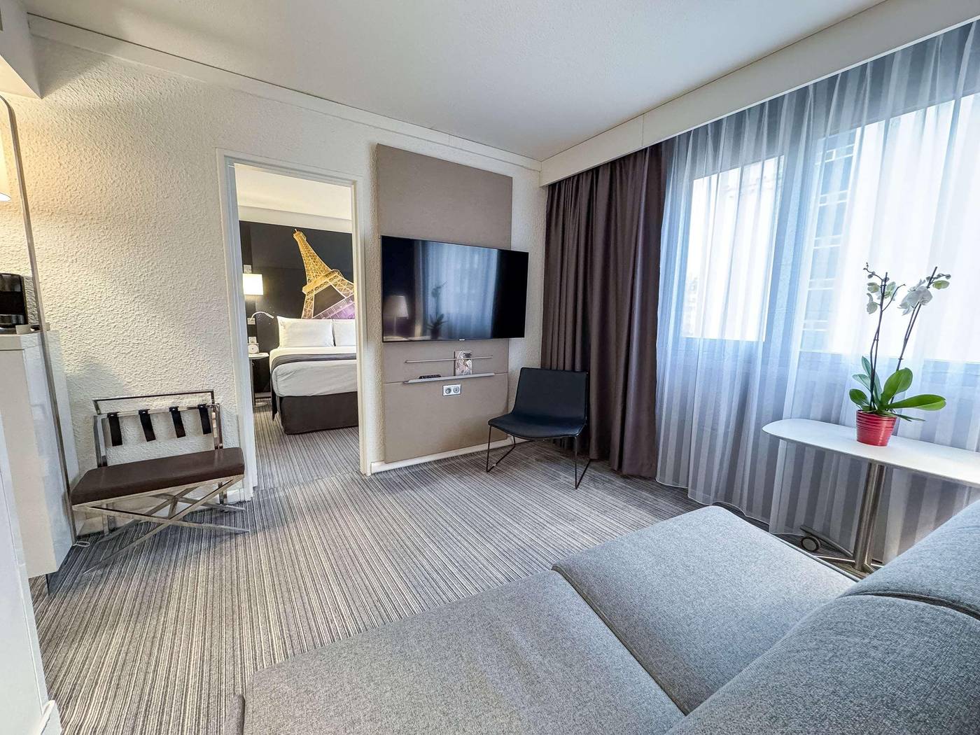 Mercure-Paris-Tour-Eiffel-Suffren-Room-12