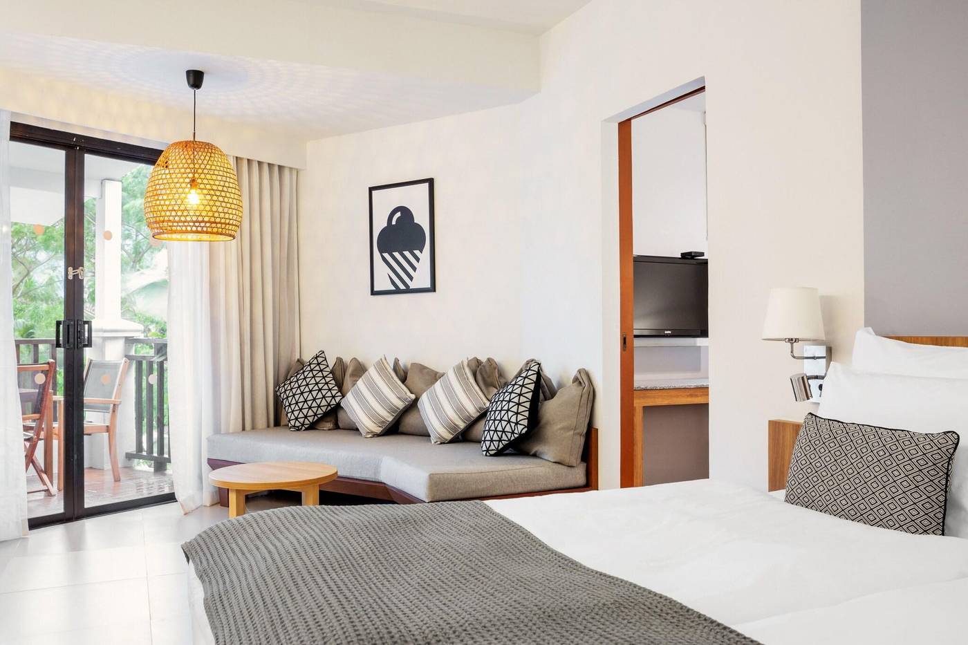 Sunwing-Kamala-Beach-Room-33