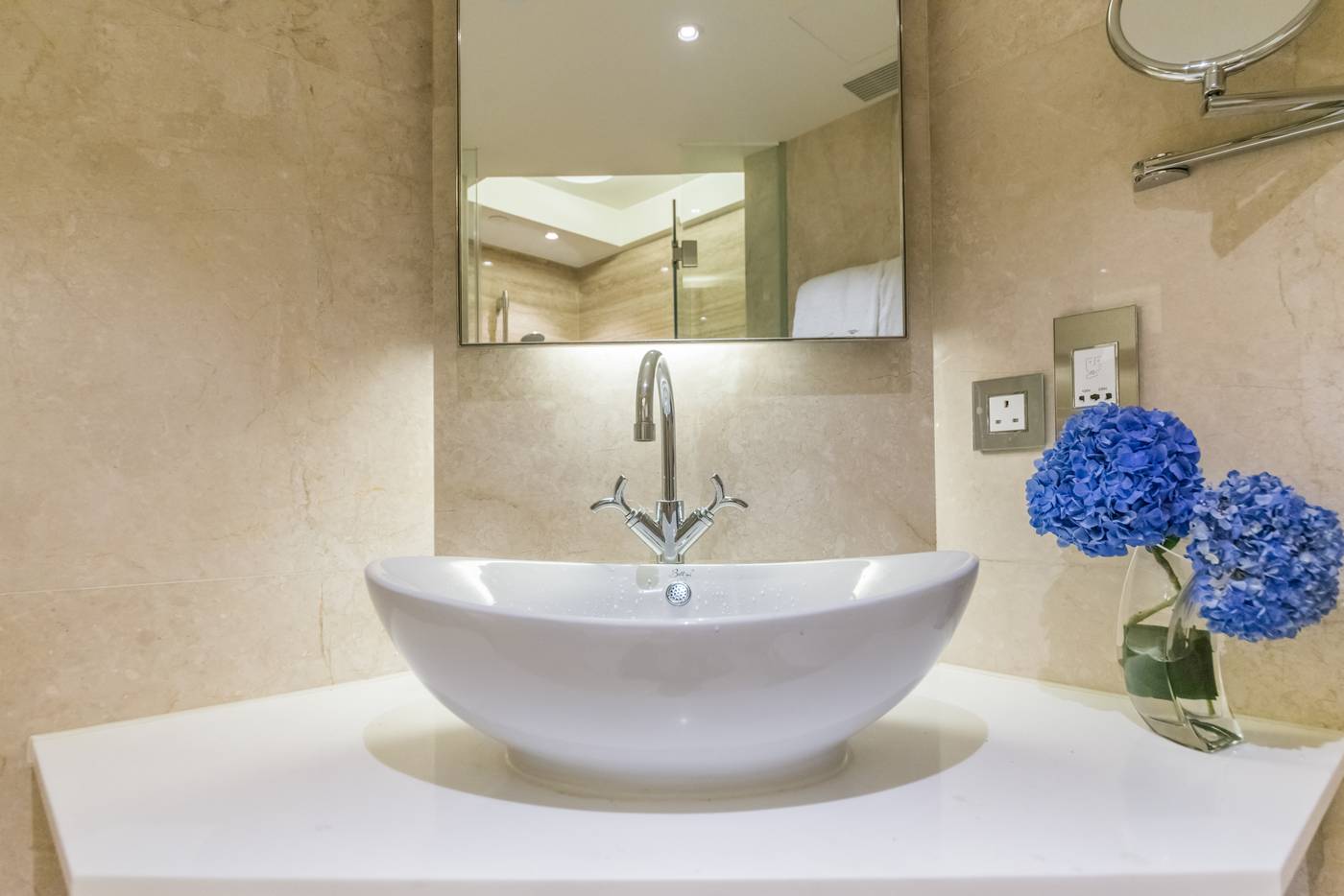 Hotel-Pravo-Hong-Kong-Room-32