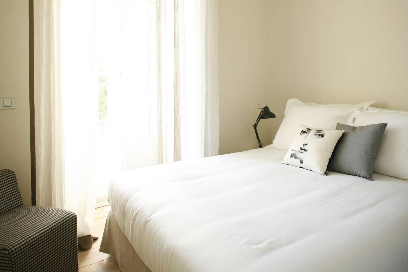 Casa-das-Janelas-com-Vista-Room-28