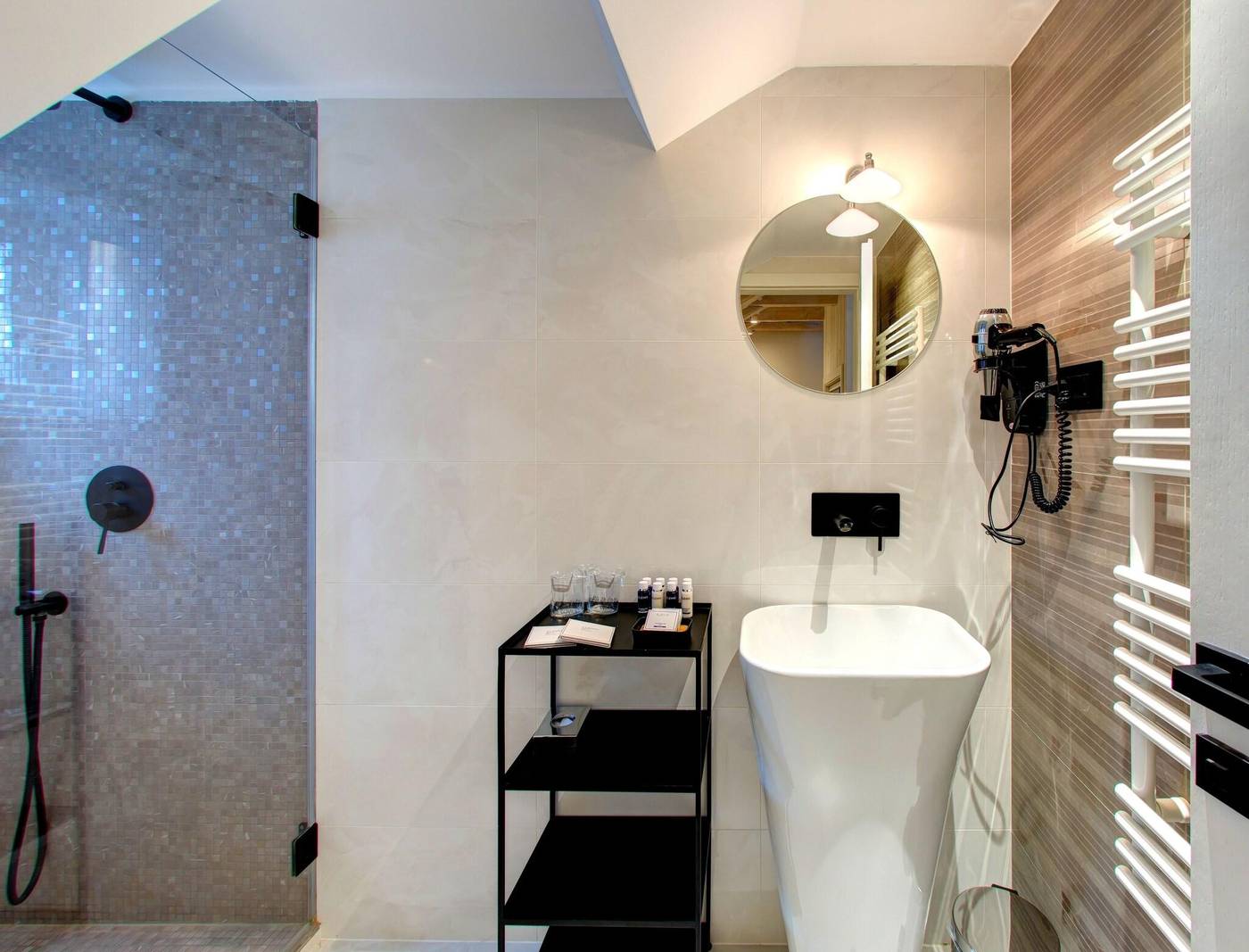 Guesthouse-Forty-Four-Room-33