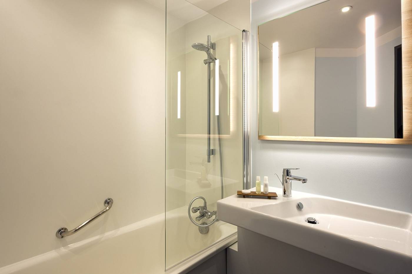 Median-Paris-Porte-de-Versailles-General-view-11