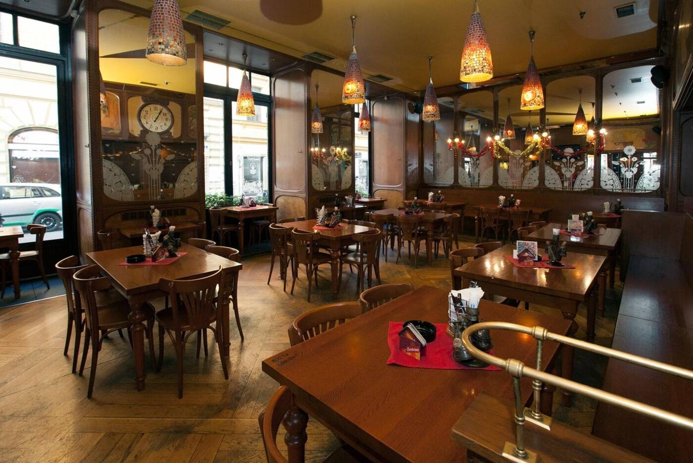 Old-Town-Square-Apartments-Bar-43