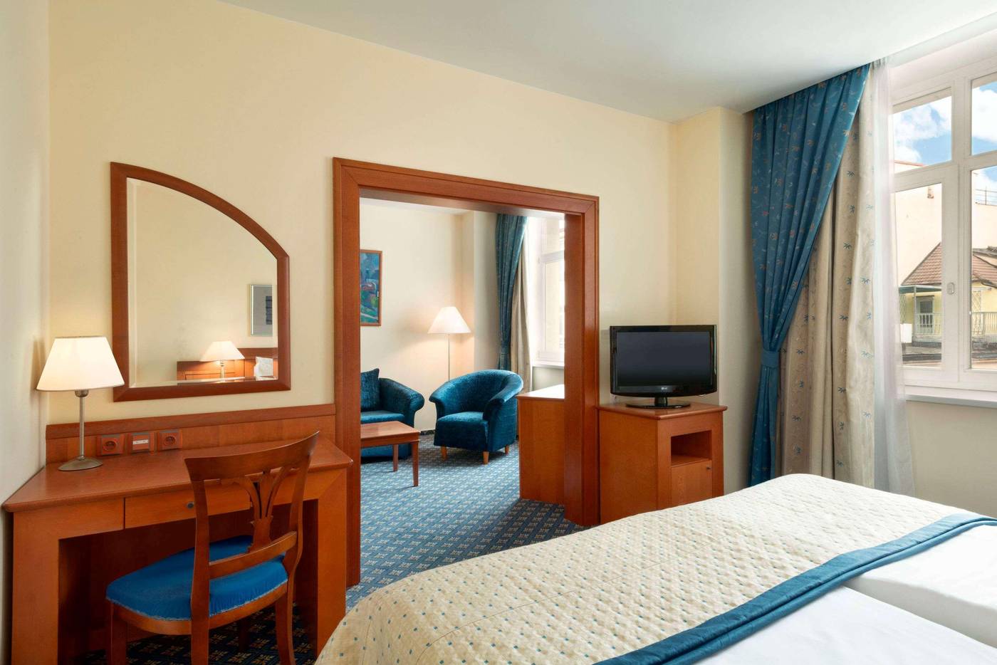 Ramada-Prague-City-Centre-Room-18