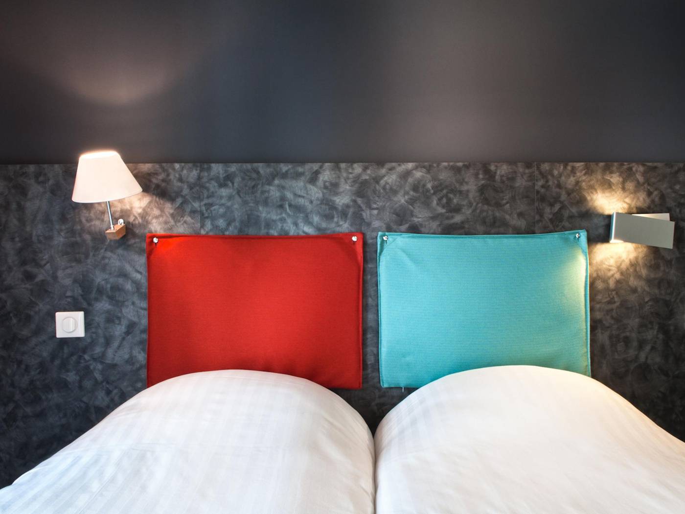 Des-Metallos-Room-11