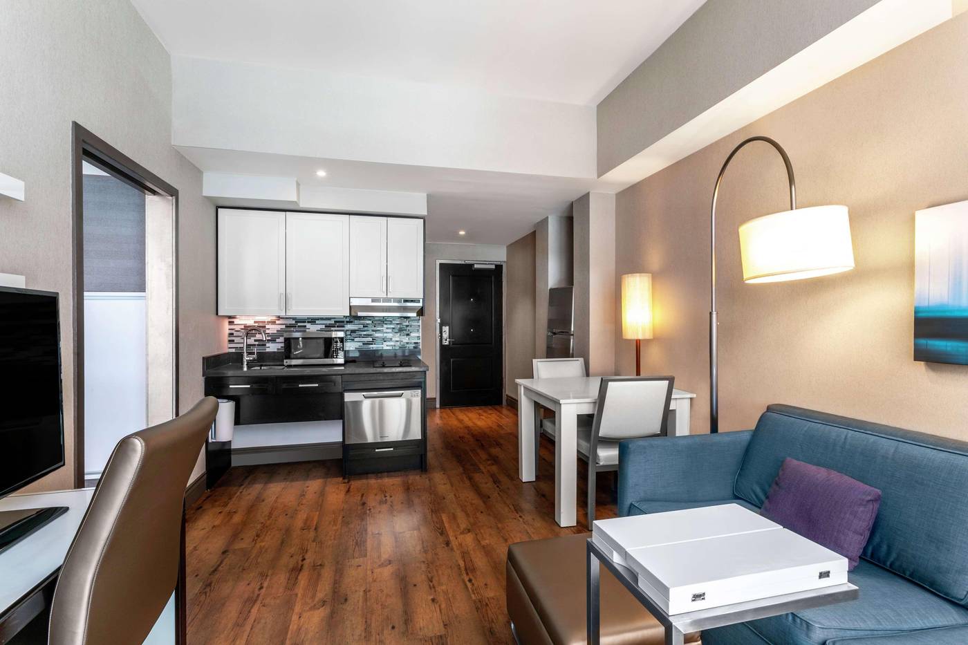 Homewood-Suites-by-Hilton-New-York-Midtown-Manhatt-Room-1
