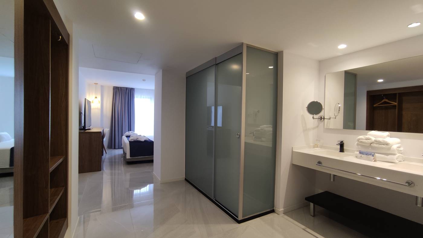 El-Puerto-Ibiza-Hotel---Spa-Room-41