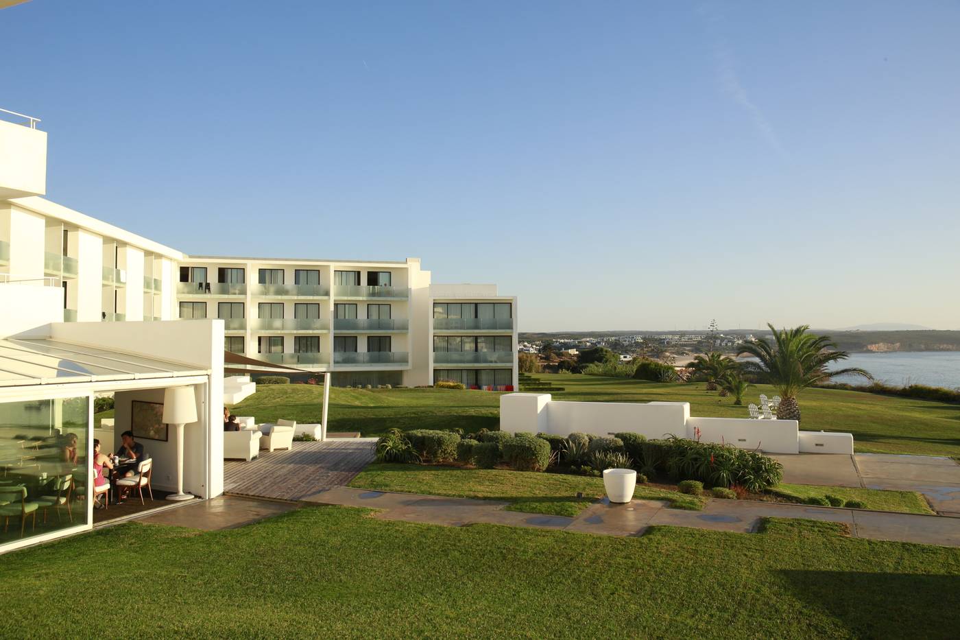 Memmo-Baleeira-Hotel-General-view-3