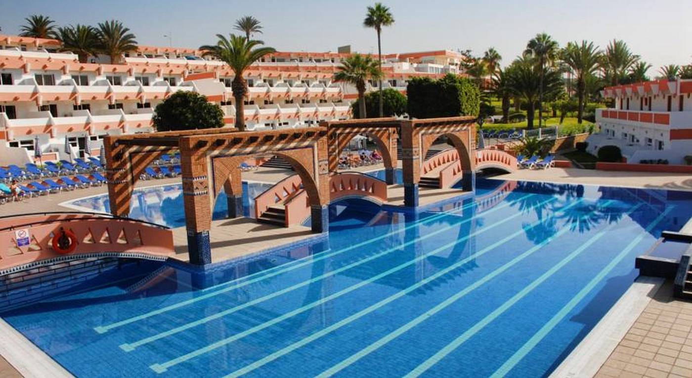 Club-Almoggar-Garden-Beach-Pool-9