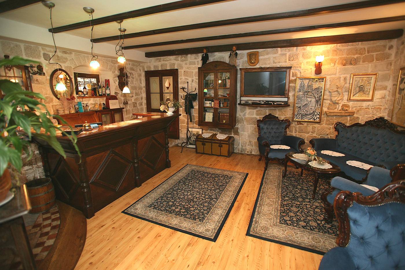 Pasike-Hotel-Lobby-76