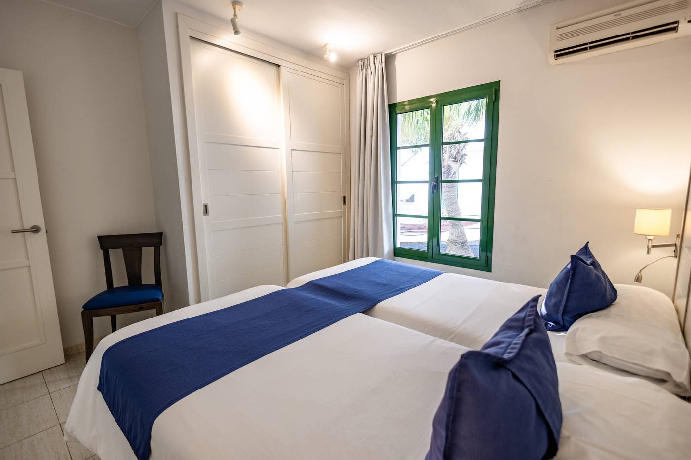 CayBeach-Sun-Room-23