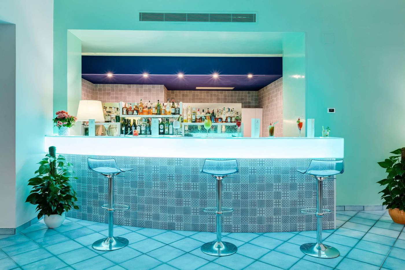 Best-Western-La-Solara-Bar-57