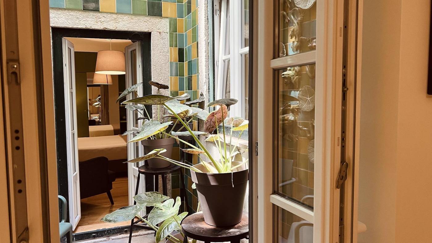 Monte-Belvedere-Hotel-By-Shiadu-Room-1