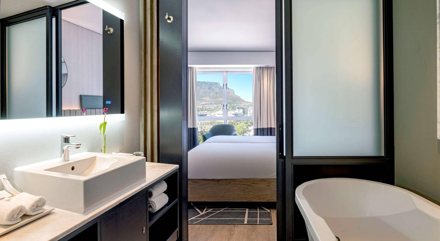 Hyatt-Regency-Cape-Town-Room-45