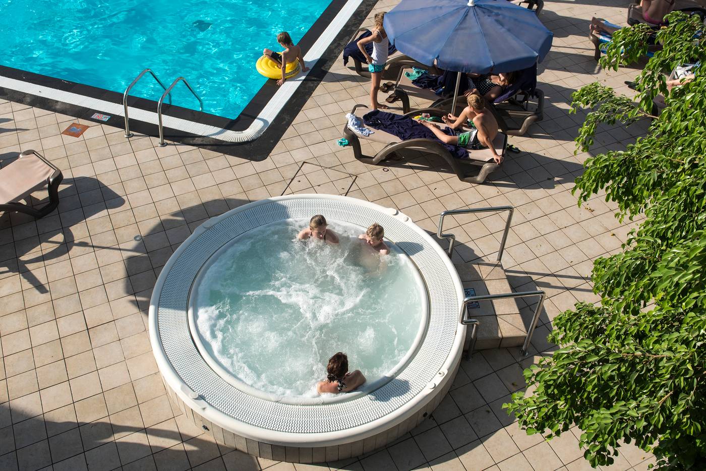 Las-Costas-Sports-and-Entertainment-11