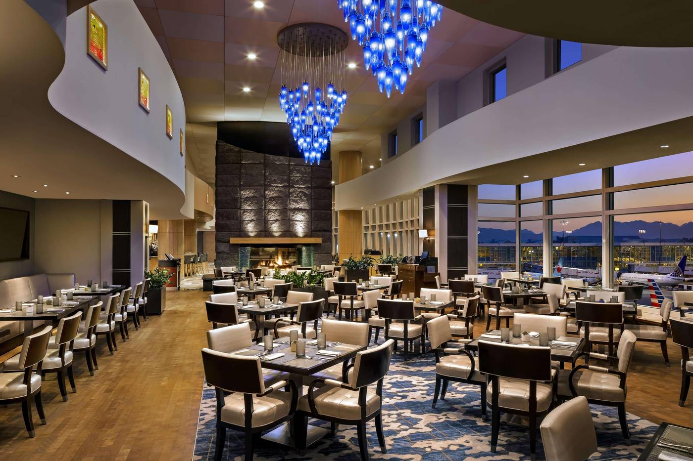 Fairmont-Vancouver-Airport-Restaurant-50