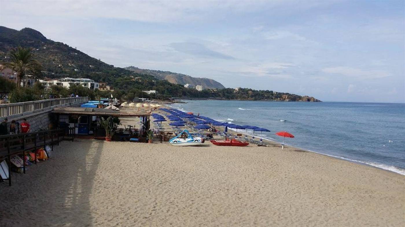 Astro-Suite-Hotel-General-view-35