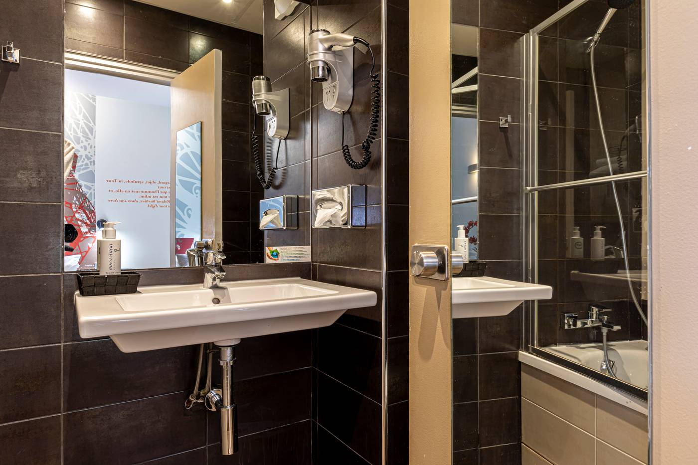 Hotel-Alpha-Paris-Eiffel-by-Patrick-Hayat-Room-48