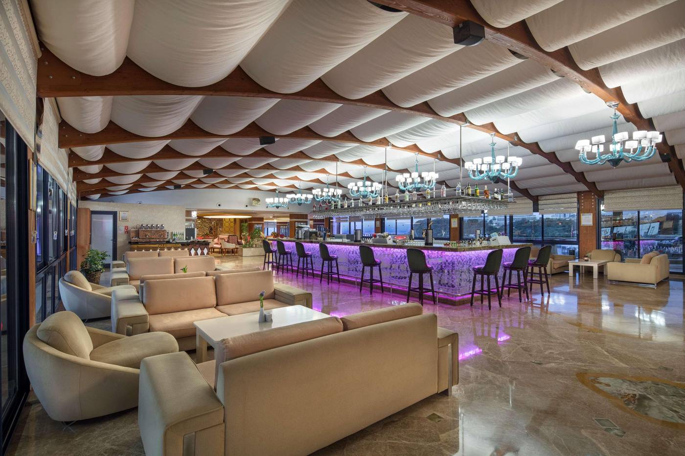 Granada-Luxury-Okurcalar-Bar-55