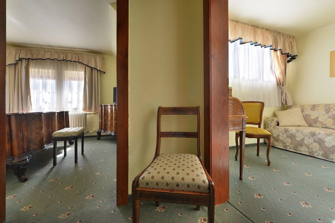 U-Tri-Pstrosu-Room-29