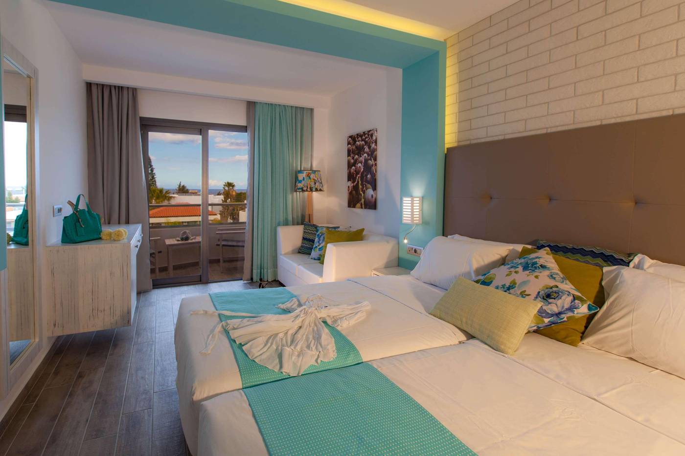 smartline-Kyknos-Beach-Room-38