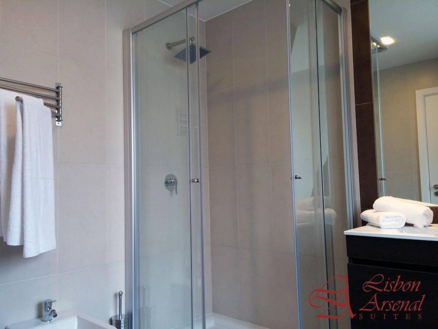 Lisbon-Arsenal-Suites-Room-11