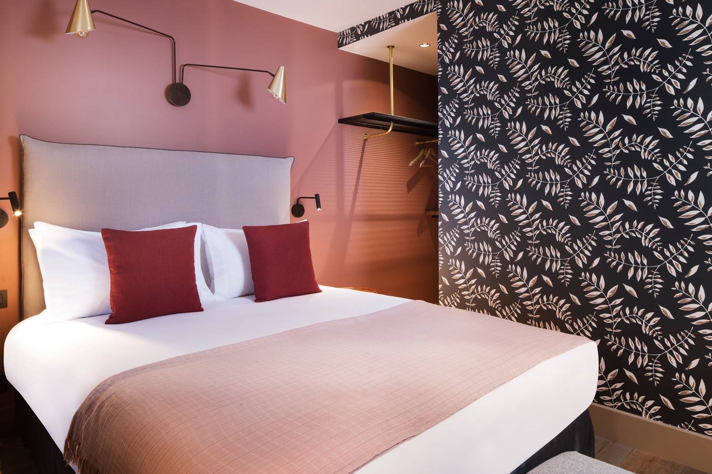 Maxim-Quartier-Latin-Room-39