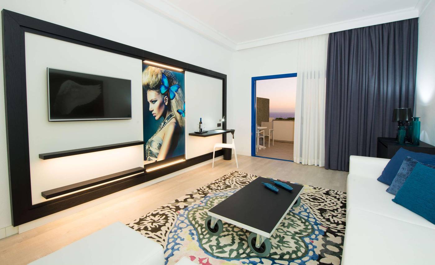 TUI-BLUE-Suite-Princess--Adults-Only--Room-23