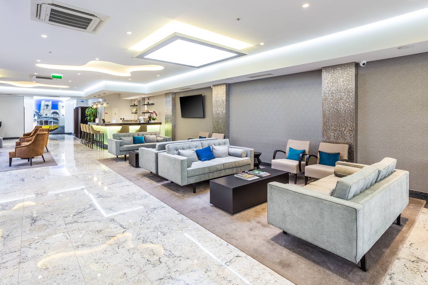 Empire-Lisbon-Hotel-Lobby-4