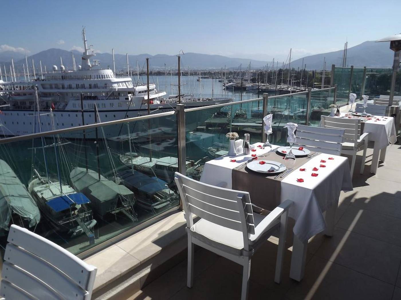 Alesta-Yacht-Hotel-Terrace-24