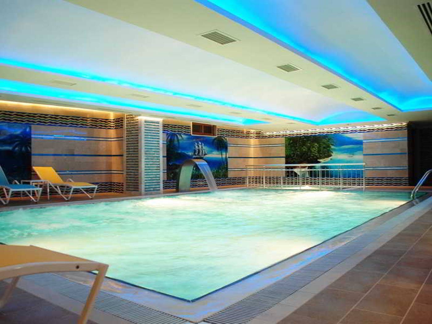 White-Gold-Hotel---Spa-Pool-49