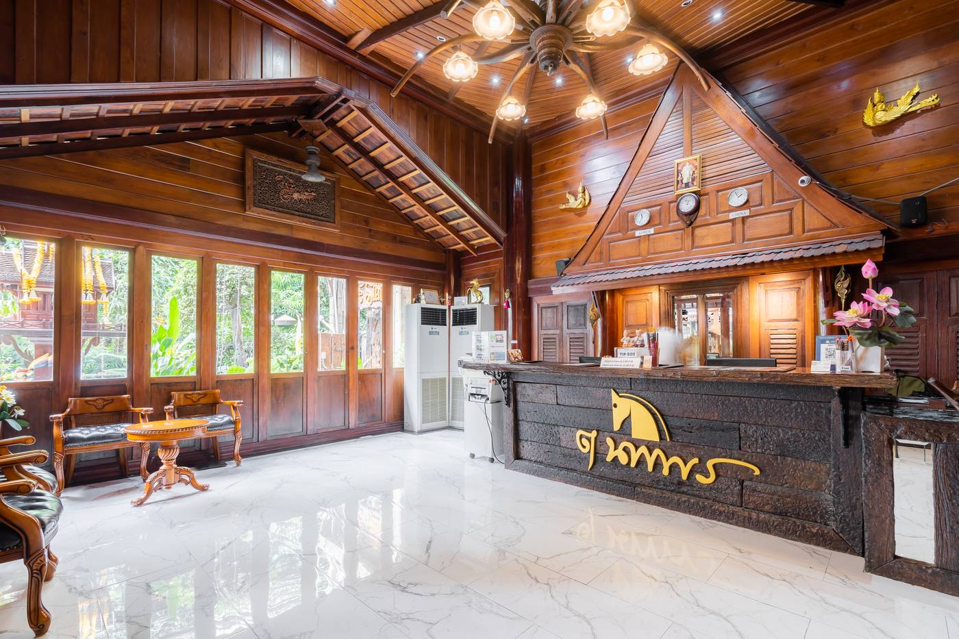 True-Siam-Phayathai-Hotel-Lobby-14