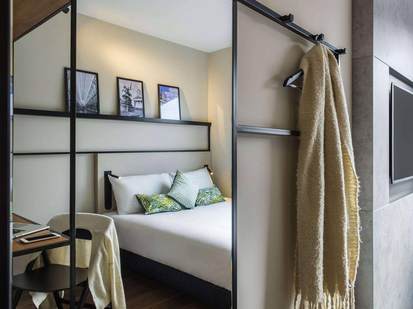 Ibis-Brussels-Centre-Chatelain-Room-14