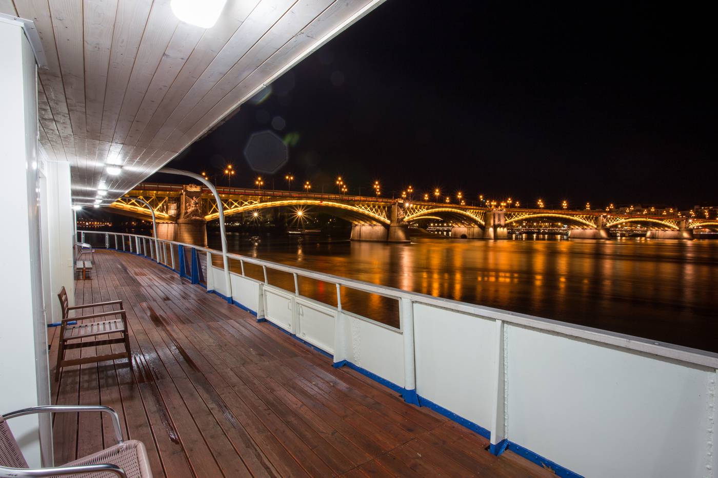 Grand-Jules-Boat-Hotel-Budapest-Terrace-37
