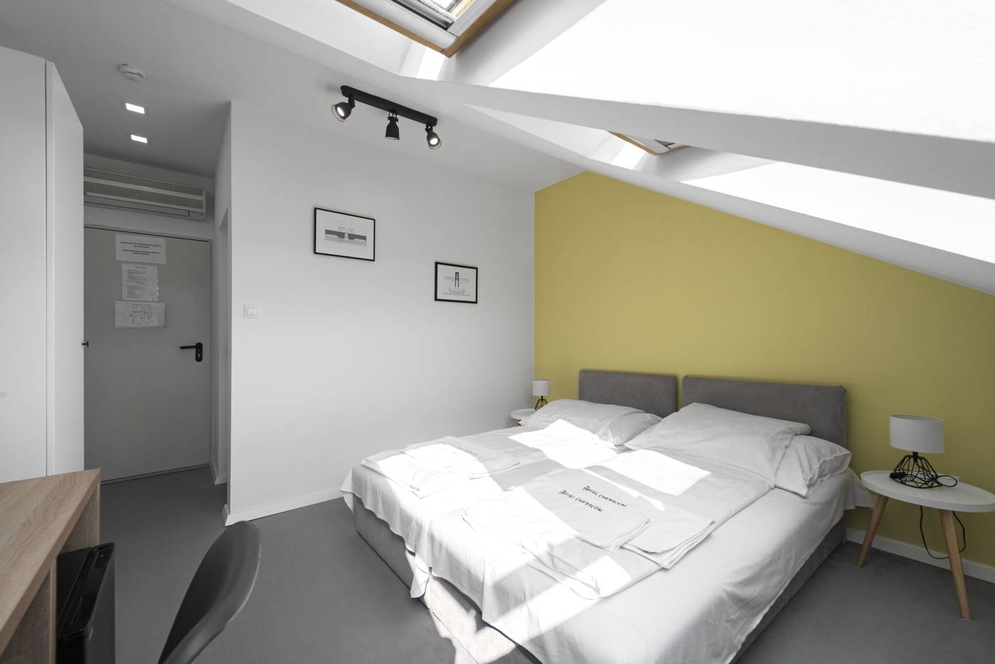 Hotel-Chesscom-Room-20