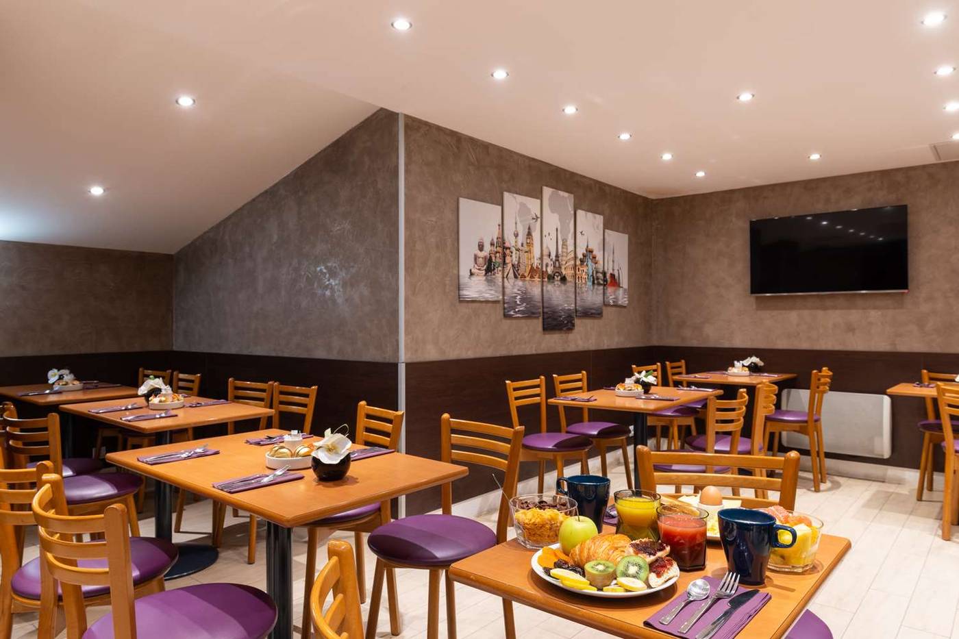 Comfort-Hotel-Lamarck-General-view-35