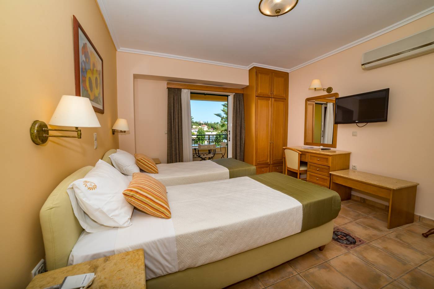 Andreolas-Luxury-Suites-Room-11