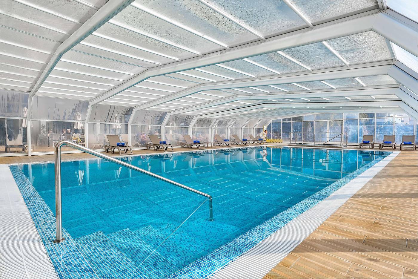 Jupiter-Algarve-Hotel---Beach---Spa-Pool-52